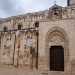 Proprio la visita allantico portone rappresenta lultima tappa del nostro viaggio. Costituisce lingresso della chiesa del Rosario, piccolo tempio costruito negli anni 30 in via Giuseppe Millico